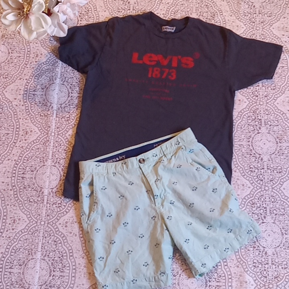COPY - crown & Ivy light colored shorts